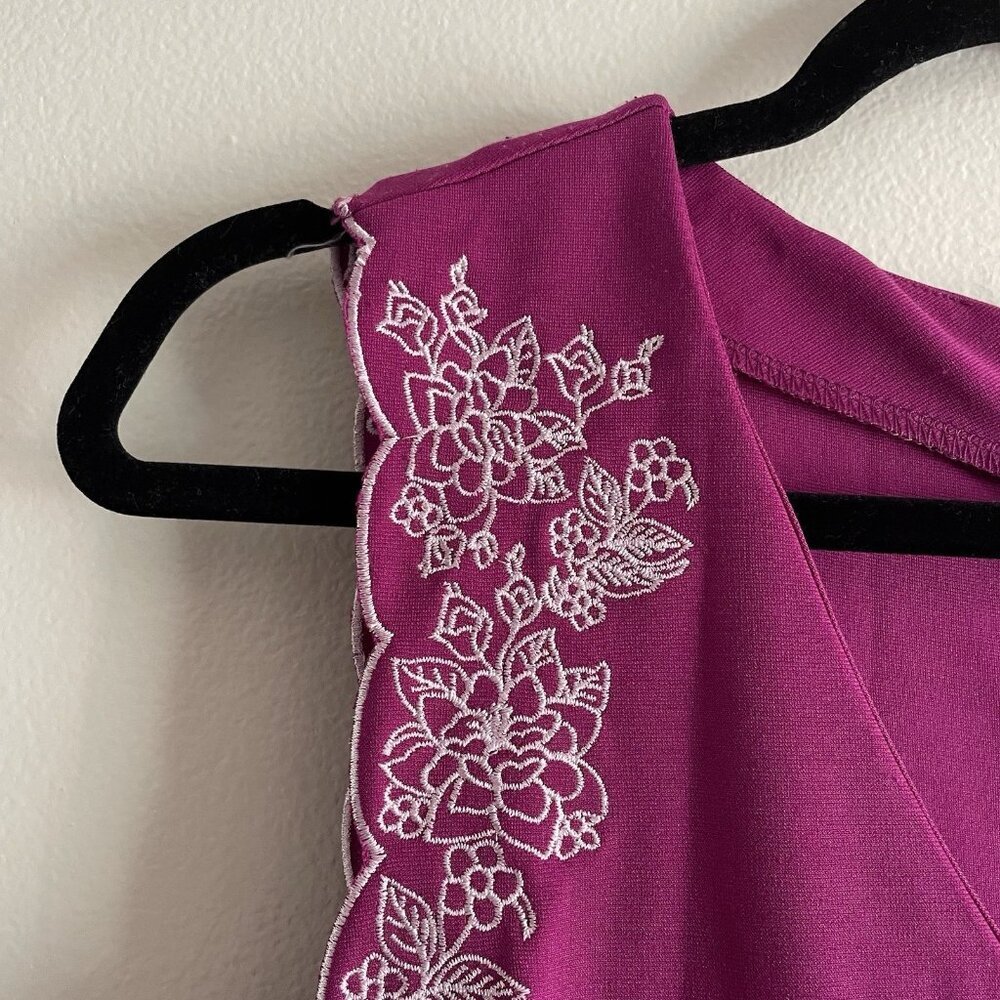 Mi Ami Francescas Womn M Magenta Embroidered Sleeveless Desirae Skater Dress NWT - Picture 6 of 12